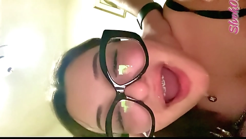 Amateur stepsis gives me a blowjob and fucks my dick