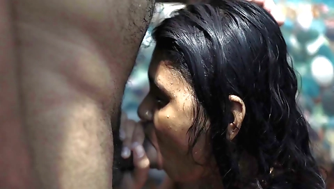 Hot amateur stepsister in her bath room has a great time