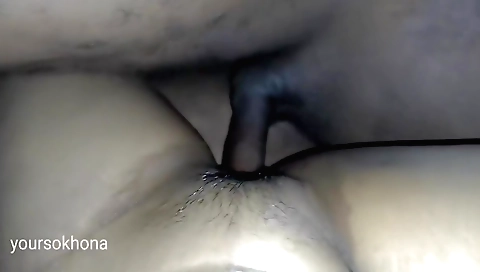 Indian girl with beautiful tits sucks a big dildo in hd video