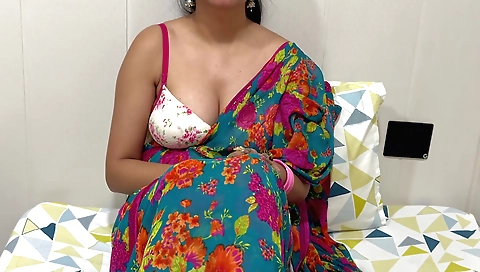 Indian brunette masturbates and fucks in a sexy outfit
