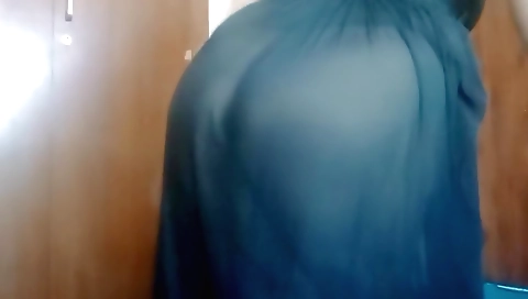 Webcam solo with a hot hot amateur chick with big tits