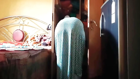 Indian young girl seduces a young lad with her beauty