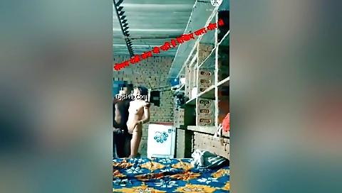 Indian bhabhi with a very good body gets her big juicy pussy filled