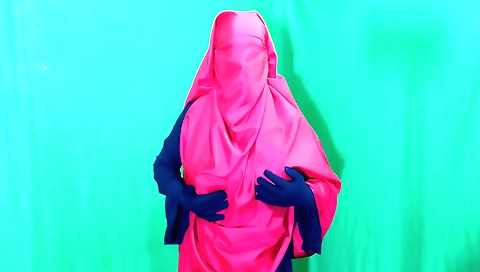 Indian brunette seduces her stepson for the first time