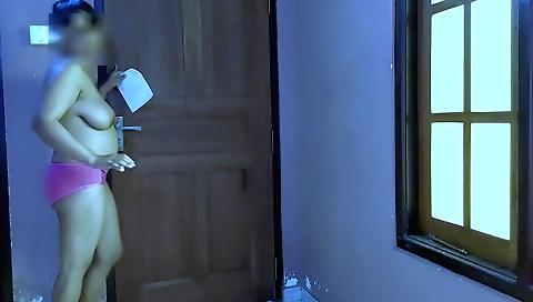 Busty brunette gets fucked in her pussy in a webcam video