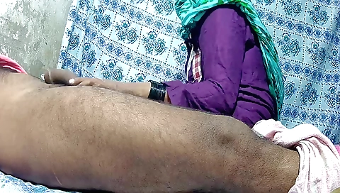 Hot fuck in bedroom with indian man in hot bedroom