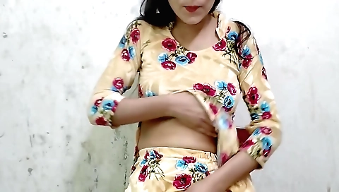 Indian girl loves to make herself hot for stepsister