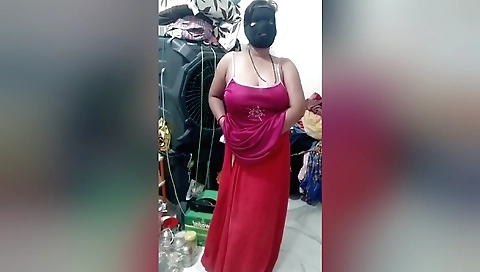 Homemade hot solo video shows a beautiful virgin girl