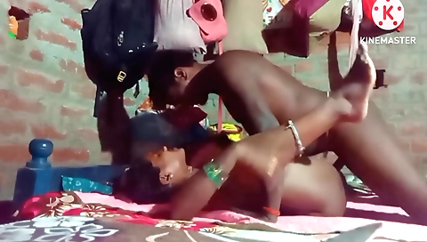 Sexy indian girl with a nice body and a smile in this video