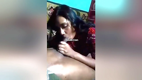 Indian babe gives homemade creampie to her horny man