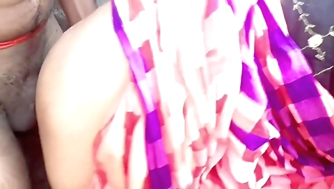 Blonde in the bathroom has threesome in the bathroom