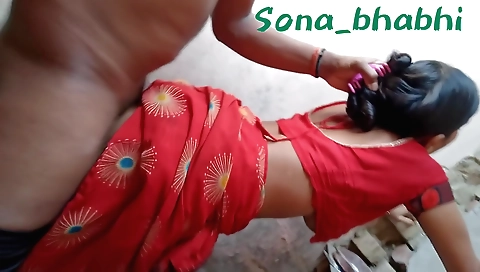 भभ न चदव चदव क Pनड क मटक बन रख ह Indian Bhabhi Sex In Hot Red Saree