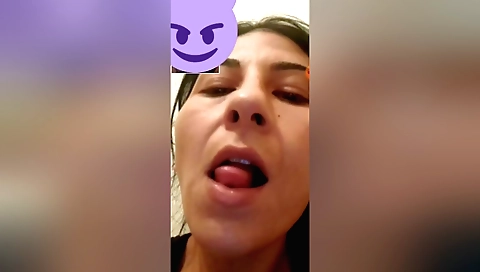 Indian amateur masturbation video showing her masturbating