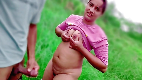 Indian girl gets fucked outdoors by the college boy