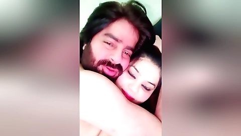 Amateur pornstar sucks cock in amateur video clips