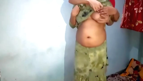 Indian fashion amateur video with a hairy babe in sexy dress