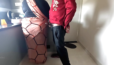 Amateur big ass in front of a big ass with a large tits sridevi