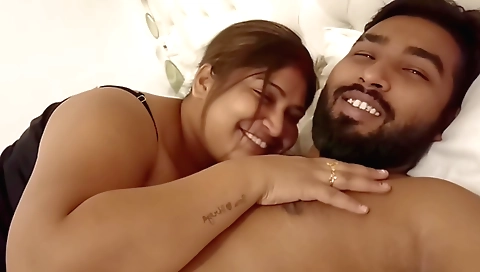 Amateur amateur 18+ hussy sucks and bangs a guy in her hairy pussy