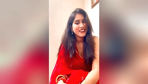 Brunette brunette stepdaughter with a huge ass fucks on her bed