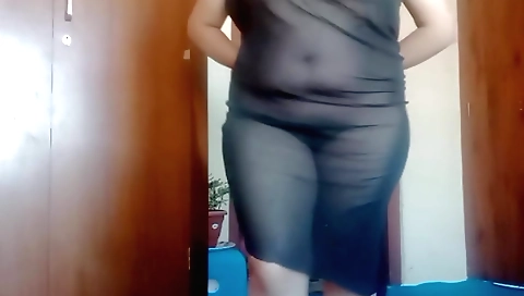 Sexy brunette chick with a nice ass showing off her pussy