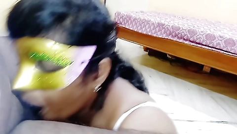 Amateur brunette with nice face shows her face in webcam clip