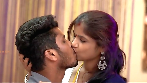 Indian babe gives a tight ass to the camera and we watch