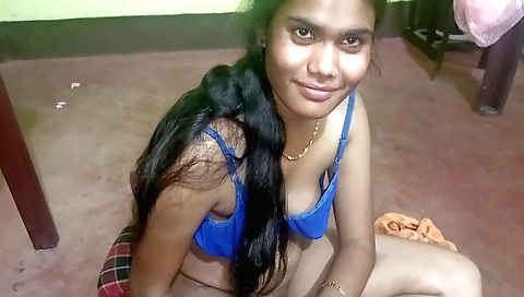 Indian teen in big ass and big tits in a village bhabhi