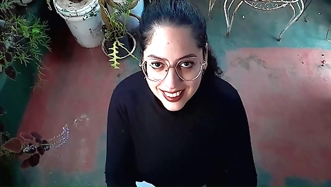 Indian chick gets fucked on the rooftop in a homemade pov video