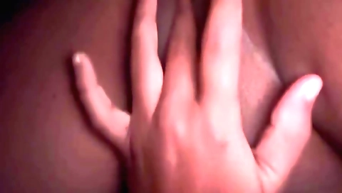 Indian girl with small tummy rubs her wet pussy on cam