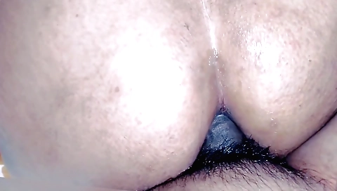 Indian babe gets her pussy fucked and she sucks hard from a dildo