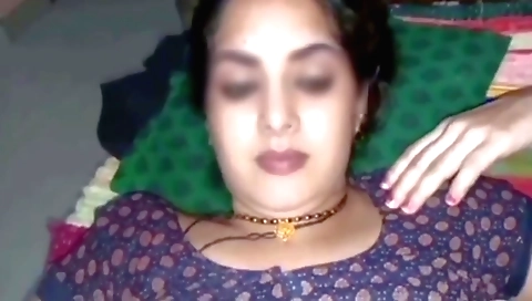 Indian brunette cheated on her husband by having sex