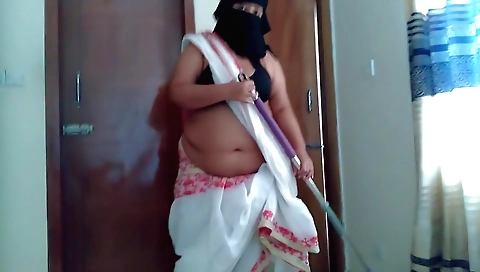 Hot asian brunette babe in stockings fucks in the yard