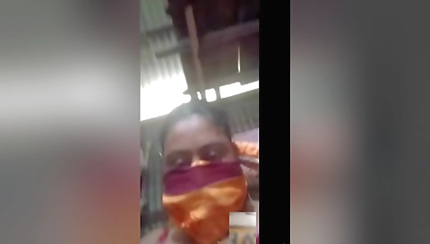 Indian big ass whore fucks her boyfriend in the video