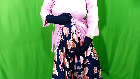 Ass romping solo video shows a gorgeous babe with a big body