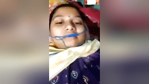 Today Exclusive -desi Girl Shows Her Boobs And Pussy On Vc