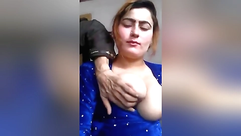 Brunette babe gives a blowjob and gets her pussy licked