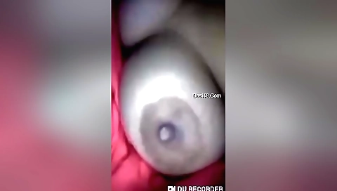 Webcam amateur brunette with big tits showing her tits