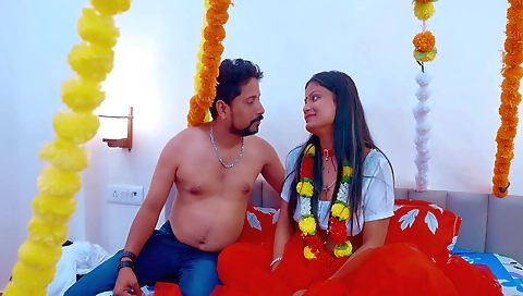 Indian hottie with big natural gape is ready to fuck