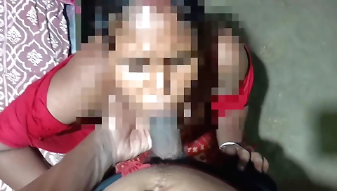 Mature woman gets her hairy pussy rubbed and licked