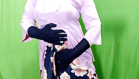 Indian housewife enjoys hot penetration in the bedroom