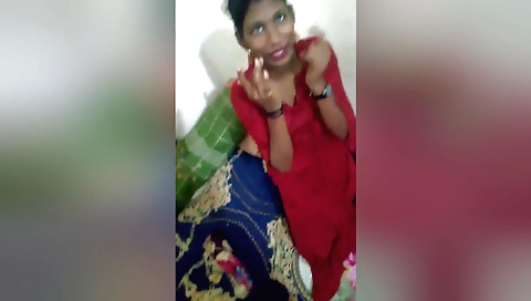 Indian brunette with fat ass shows her ass in homemade clip