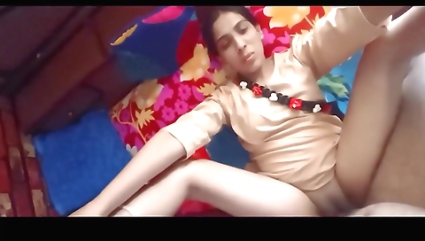 Indian brunette girl gets fucked behind classrooms