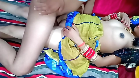 Indian brunette babe fucks her boyfriend in the vid