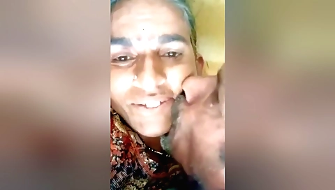 Amateur brunette mature couple has fun in a webcam vid