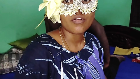 Indian hairy babe shows off her natural beauty and hairy body