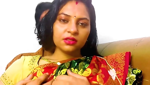 Two hot Indian girls making a hot threesome on camera