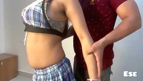 Gym trainer gets a nice workout with herself and her boyfriend