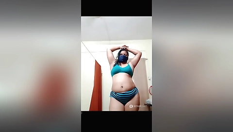 Amateur indian brunette is playing with her clit and pussy