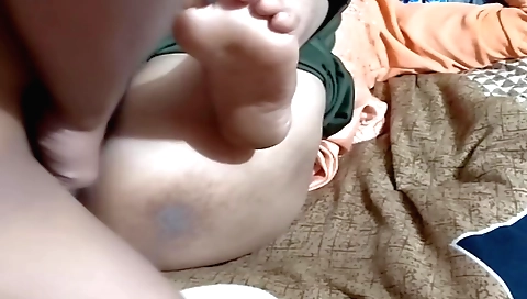 Sexy indian teen with a big ass and a sexy smile in a video