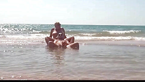 Indian teen girl shows off her skills on the internet